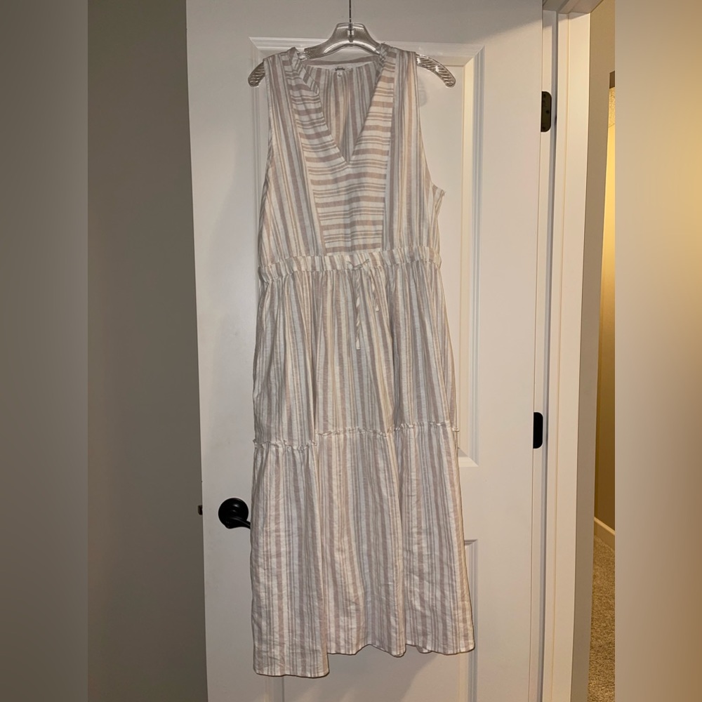 Splendid striped beige and white dress